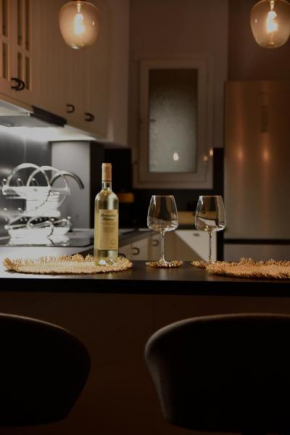 Fos Apartment - Ippokratous 2BDR Central Flat